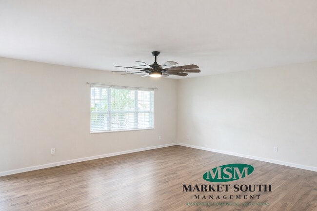 Foto del edificio - Townhome In Harmony Townes- Furnished or Unfurnished