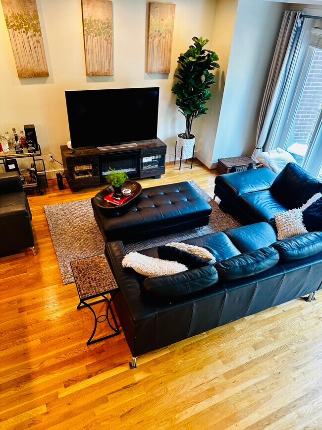 Photo - 5055 Addison Cir Apartment