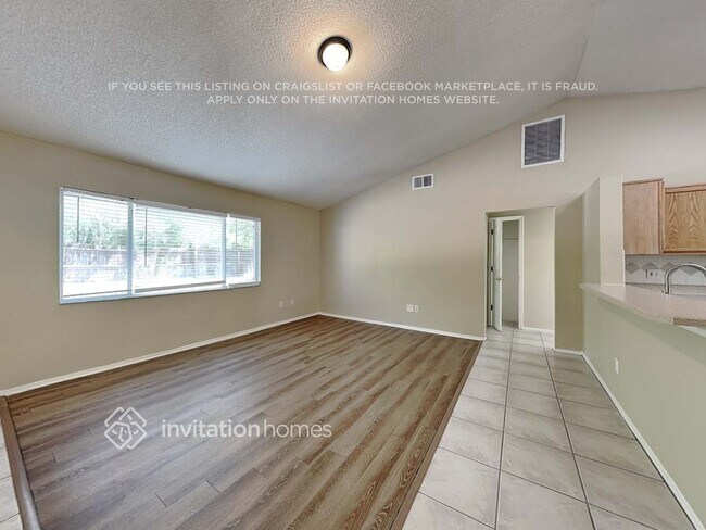 Foto del edificio - 328 Inglenook Cir