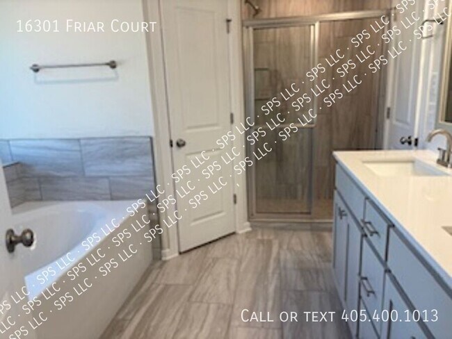 Foto del edificio - 16301 Friar Ct