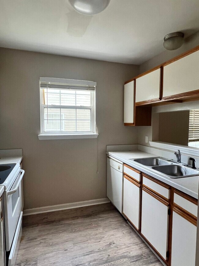 Foto del edificio - 4108 Mission Trace Blvd