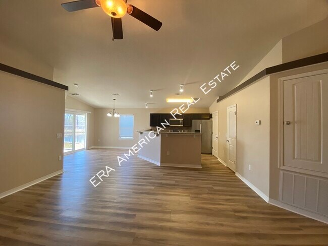 Building Photo - 3/2 Navarre- Move in ready!