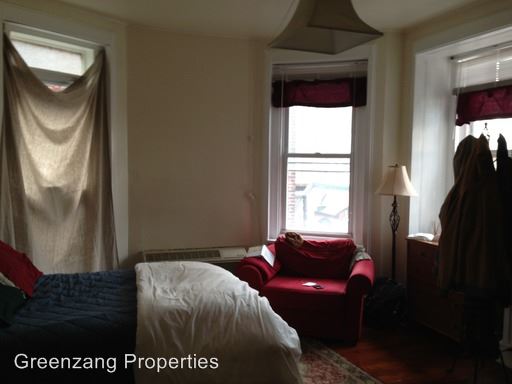 Building Photo - 2015 Locust St