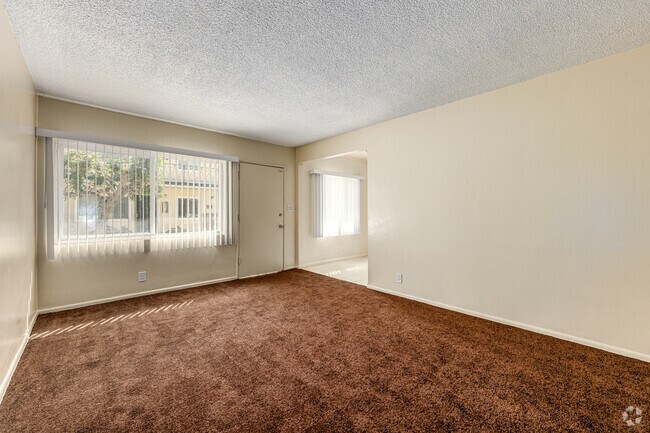1 habitación, 1 baño - 600 pies cuadrados - Sala de estar - 12036 S Vermont Ave