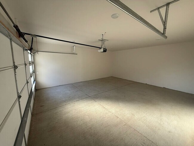 Foto del edificio - 1615 N Gillis Ln