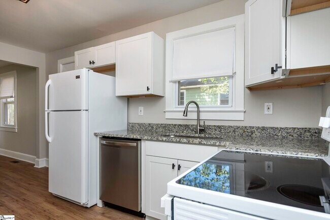 Foto del edificio - 379 S 577