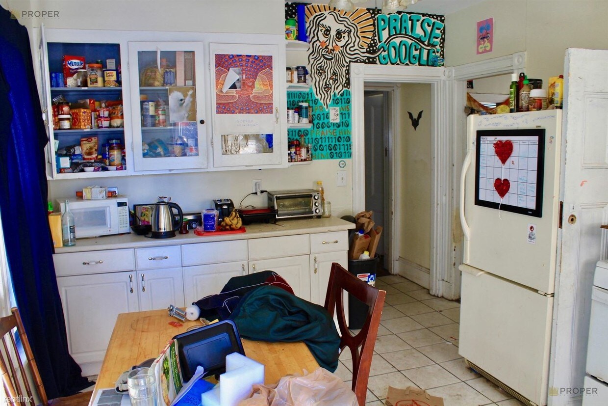7 br, 3 bath - 81 Linden St # 1A - 7 br, 3 bath  - 81 Linden St # 1A