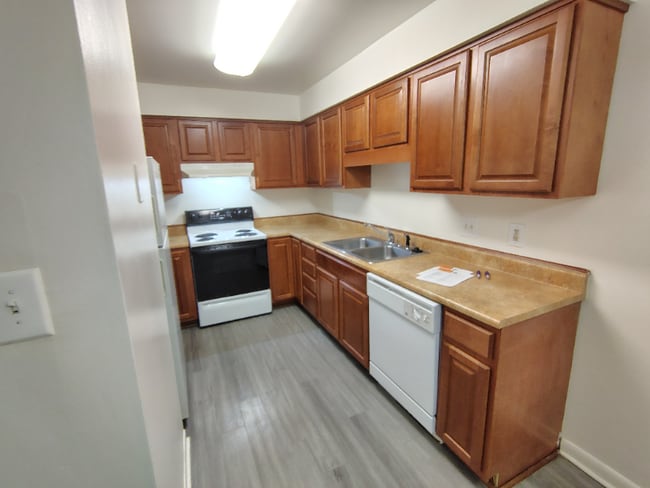 Foto del edificio - 600 Reusens Rd