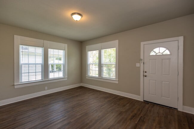Building Photo - Cute 2 Bed / 1 bath home in Beaumont! Move...