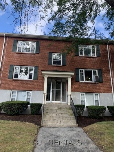 Primary Photo - 26 Heath Rd