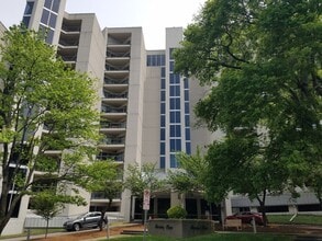 Building Photo - 900 19th Ave S