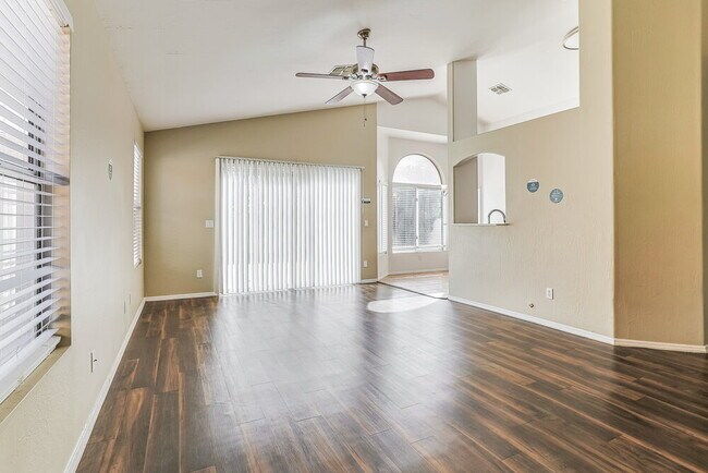 Foto del edificio - 1247 E Cindy St