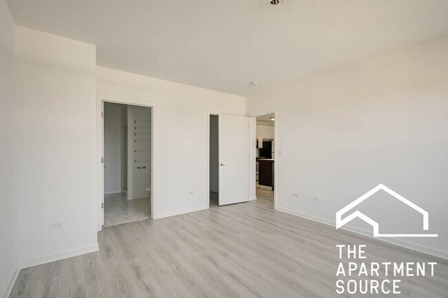 Foto del edificio - 1540 W Glenlake Ave
