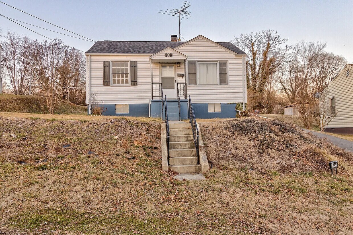 1029 Alview Ave NW, Roanoke, VA 24012 House Rental in Roanoke, VA