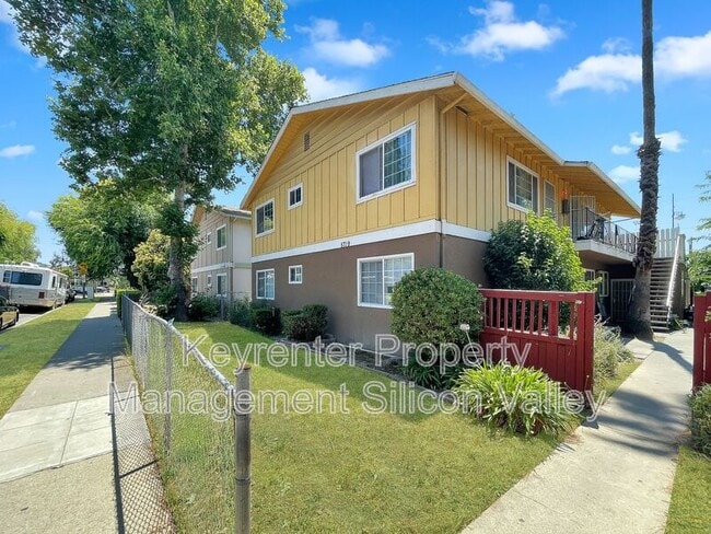 Building Photo - 5719 Via Monte Dr