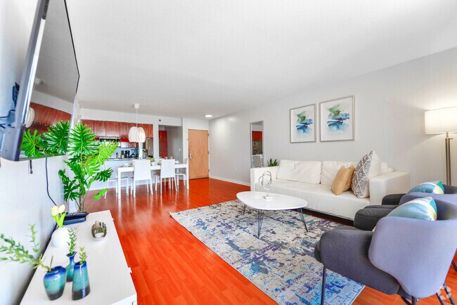 Building Photo - 1200 Brickell Bay Dr