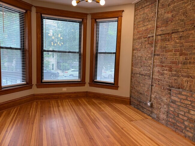 Foto del edificio - 3350 N Kenmore Ave