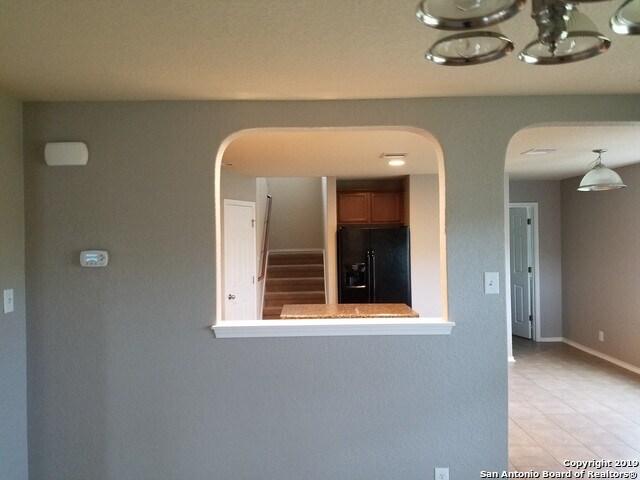 Foto del edificio - Move in ready and located on a quiet cul d...