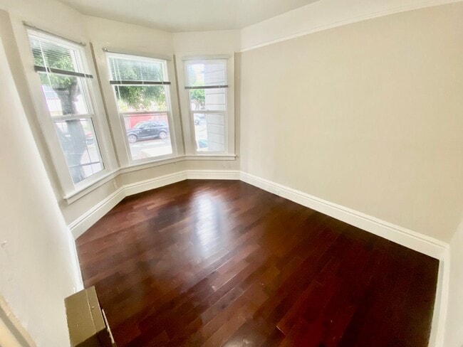 Foto del edificio - 486 1/2 Grove Street-