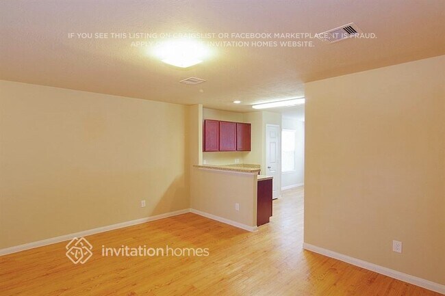 Foto del edificio - 18811 Dennington Dr