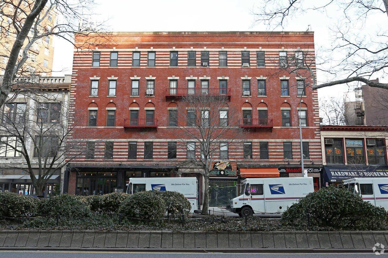 Building Photo - 2750-2756 Broadway