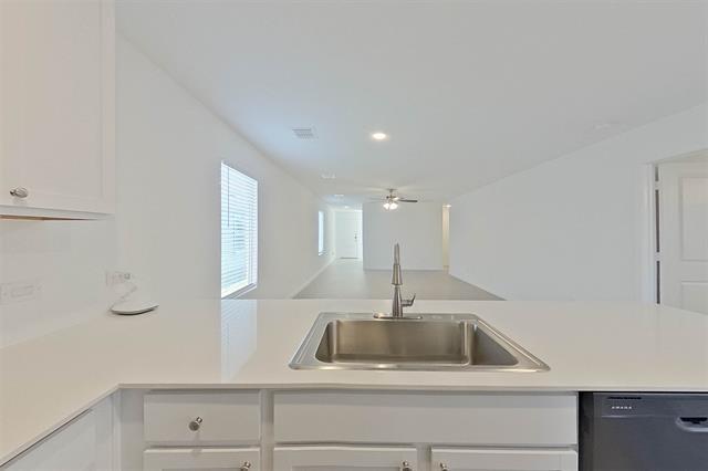 Foto del edificio - 843 Ponderosa Ln