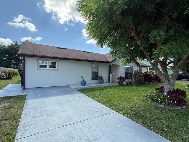 Foto del edificio - 2409 SW Hinchman St