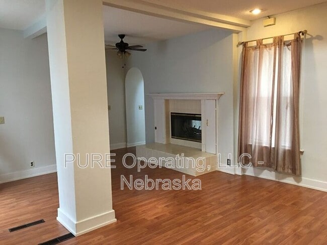 Foto del edificio - 4214 Pierce St