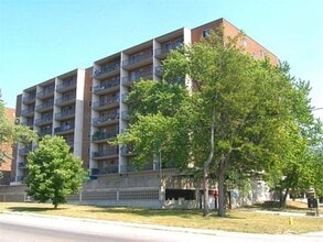 Building Photo - 955-955 Huron St