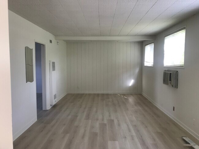 Living room - 5225 Wilkinson Ave