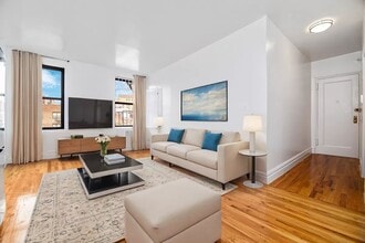 Building Photo - 90 Bank St Building Photo - 90 Bank St