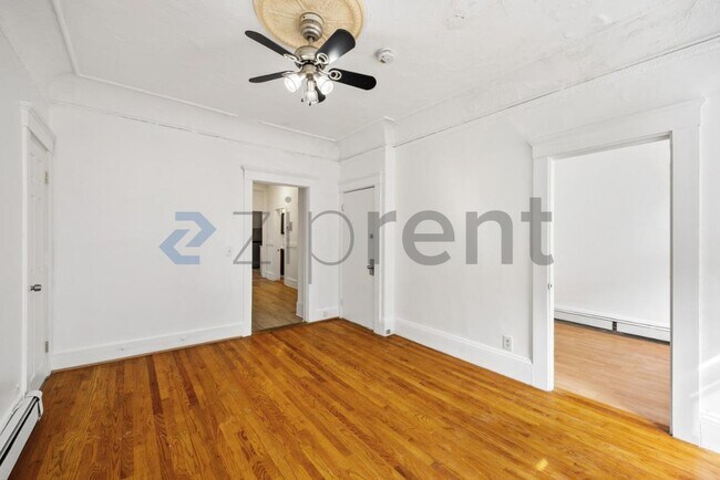 Building Photo - Unit 3