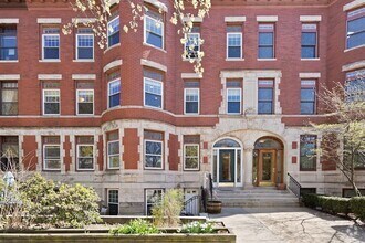 Building Photo - 1867 Beacon St