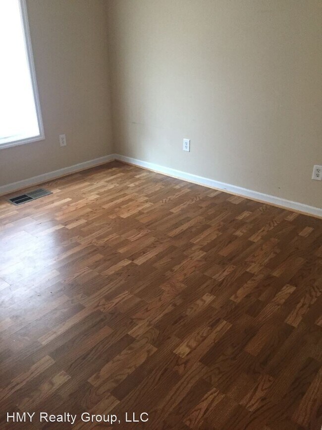 Foto del edificio - 3 br, 1 bath House - 37 Melson St
