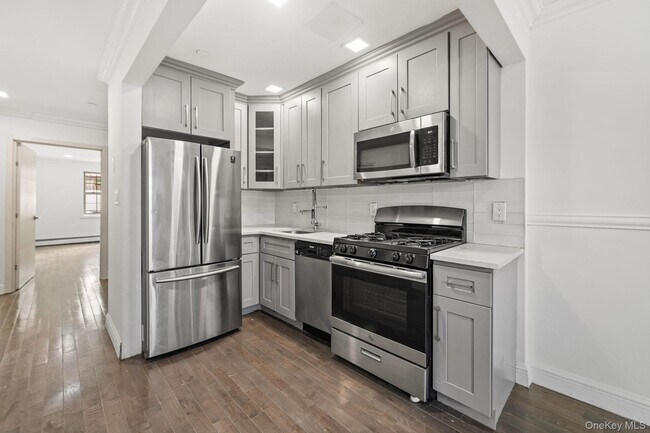 Foto del edificio - 4828 Barnes Ave