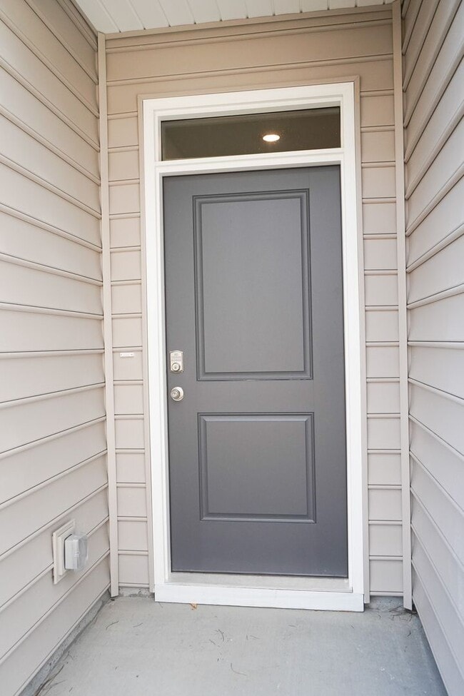 Building Photo - Available Soon!