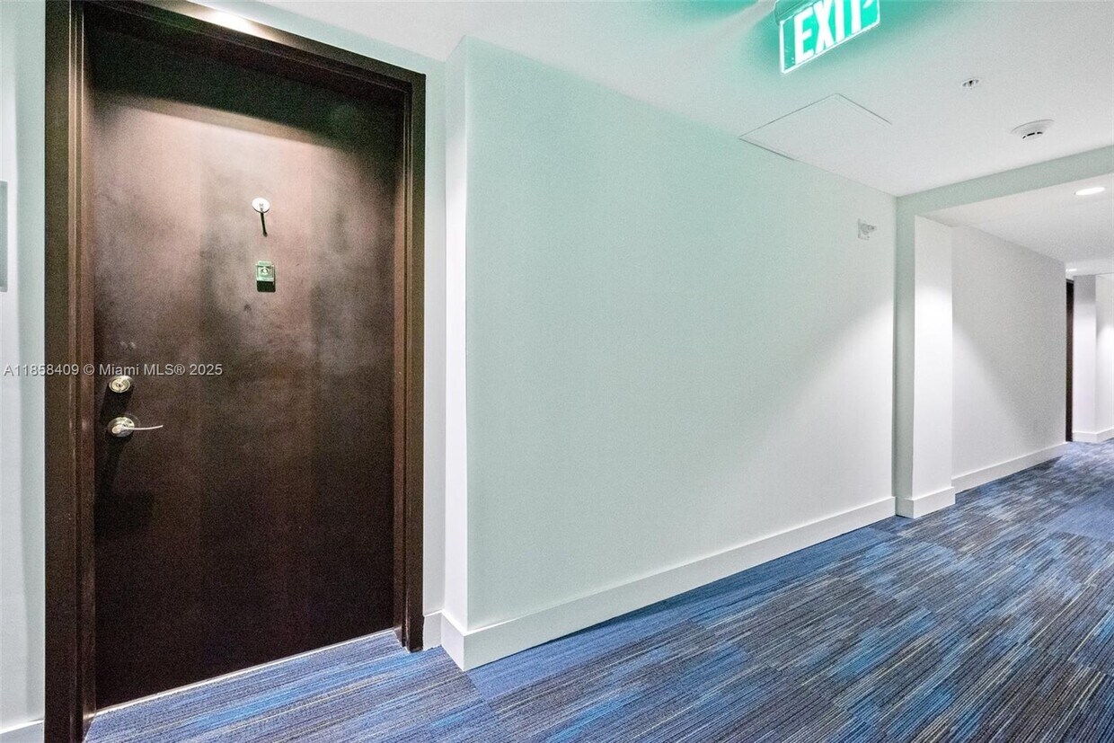 Foto principal - 999 SW 1st Ave