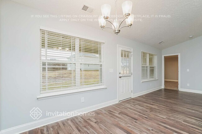 Foto del edificio - 737 Cedar Ln