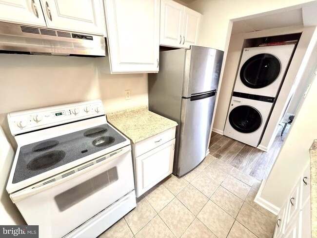 Building Photo - 1260 Sugarwood Cir