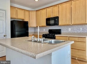 Building Photo - 410 Redland Blvd