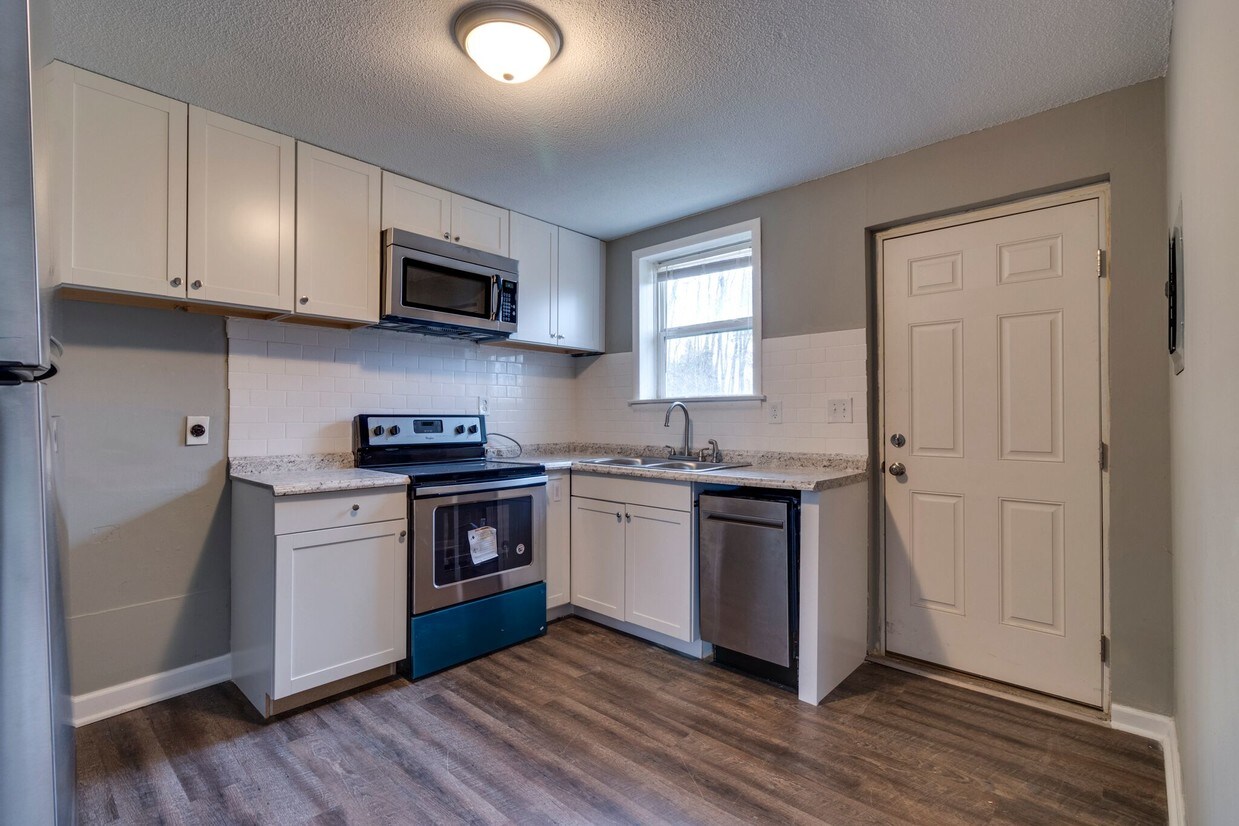Foto principal - 708 Britton Springs Rd