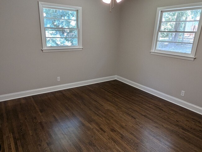 Building Photo - 109 Poplar Trl