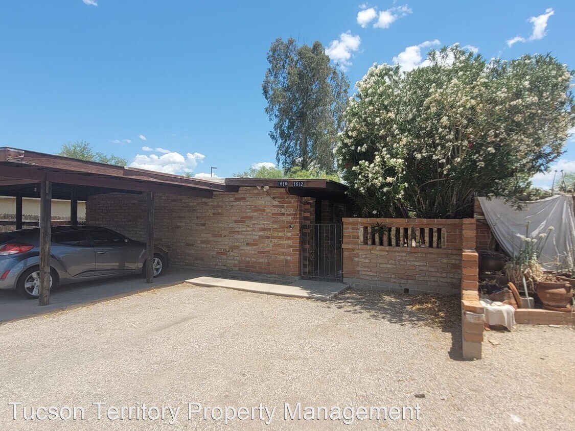 Primary Photo - 2 br, 1 bath House - 1610 N Venice Ave