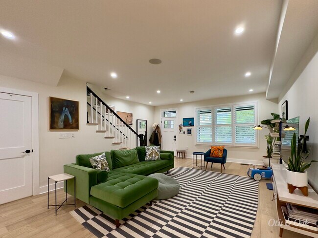 Foto del edificio - 825 Emerson St NW