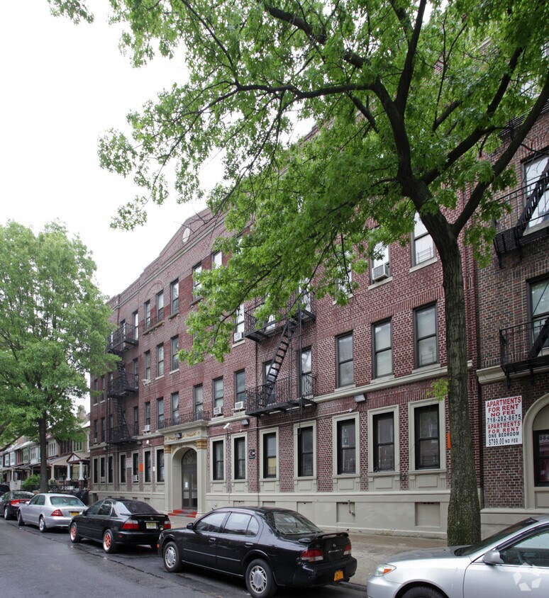Building Photo - 1060 Union St