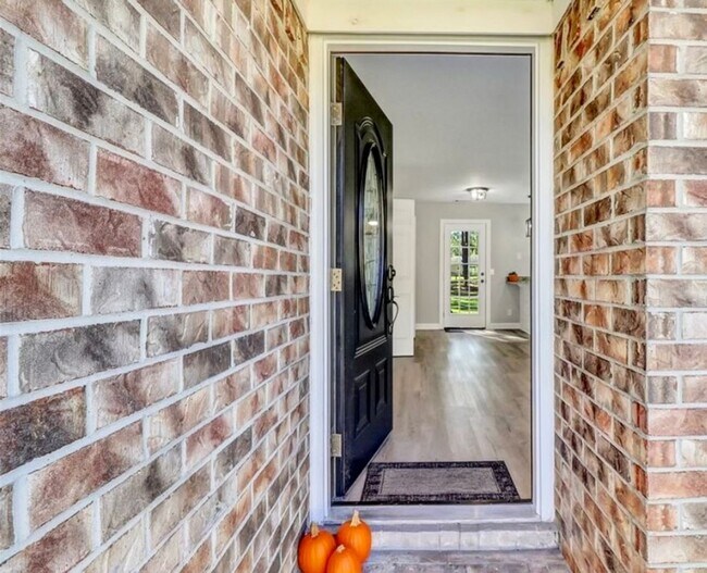 Foto del edificio - 221 Greene Drive