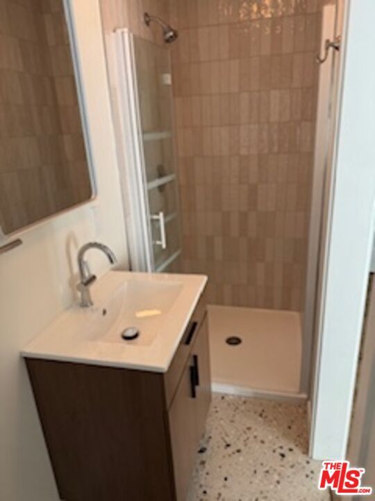 Foto del edificio - 8570 Sherwood Dr