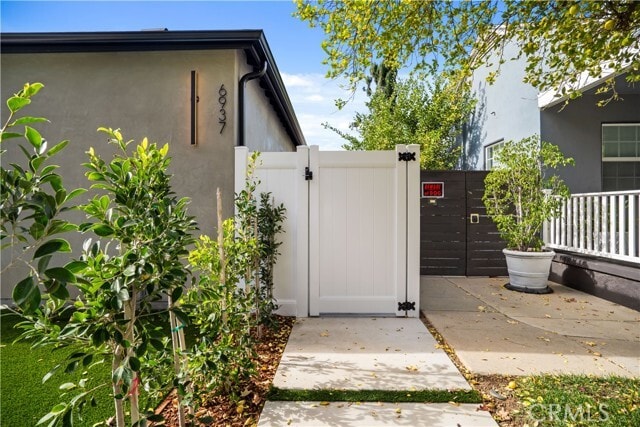 Foto del edificio - 6937 Jellico Ave