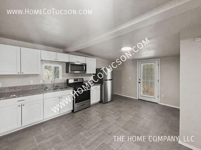 Building Photo - 1051 S 4th Ave