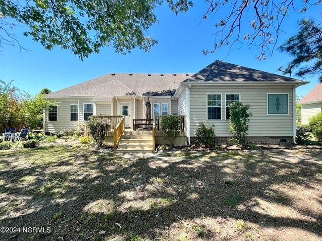 Building Photo - 102 Pelican Pointe Dr